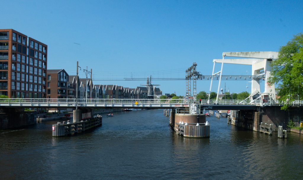 Haarlem zvedací železniční most