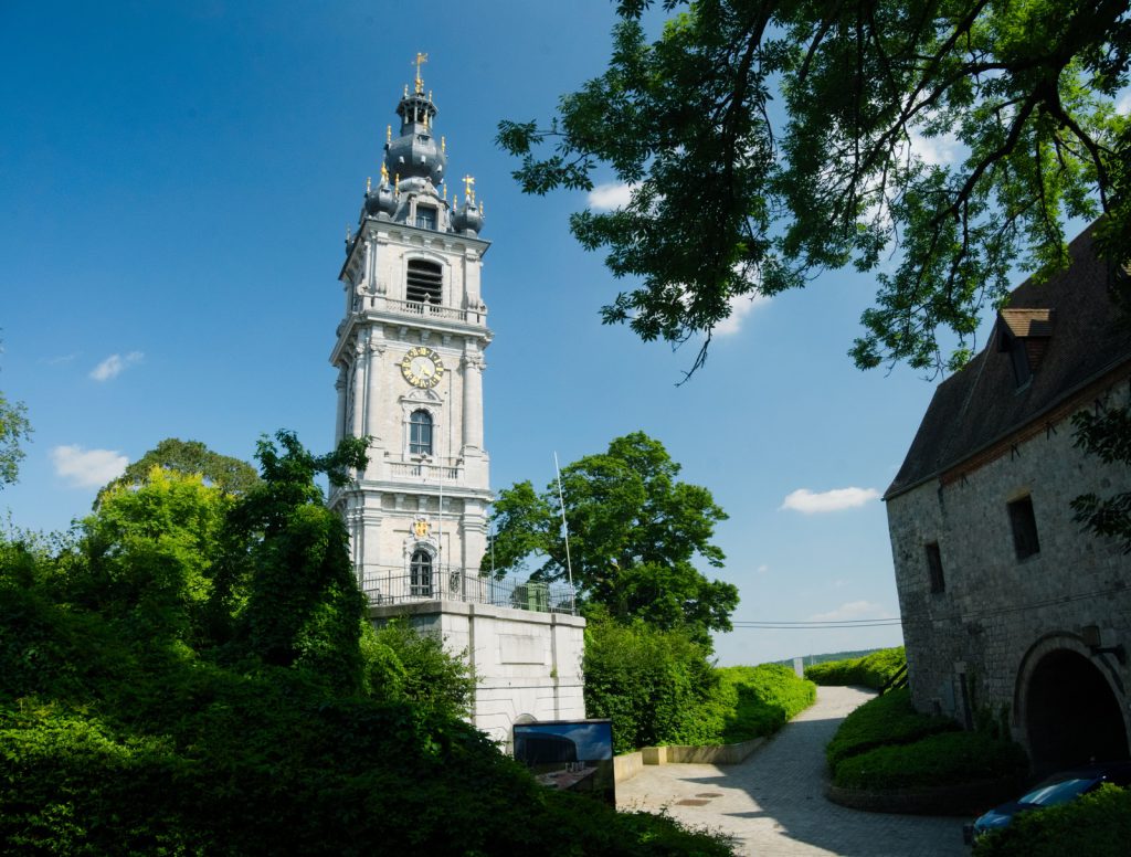 27 zvonice v Mons