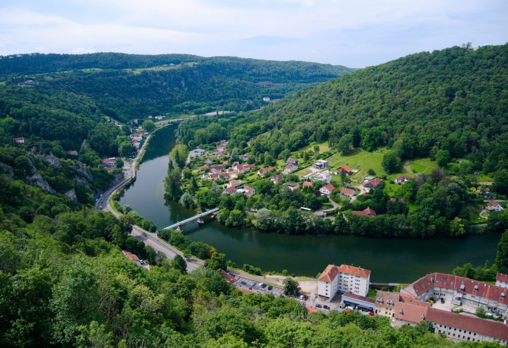 33 Besançon řeka pod pevností