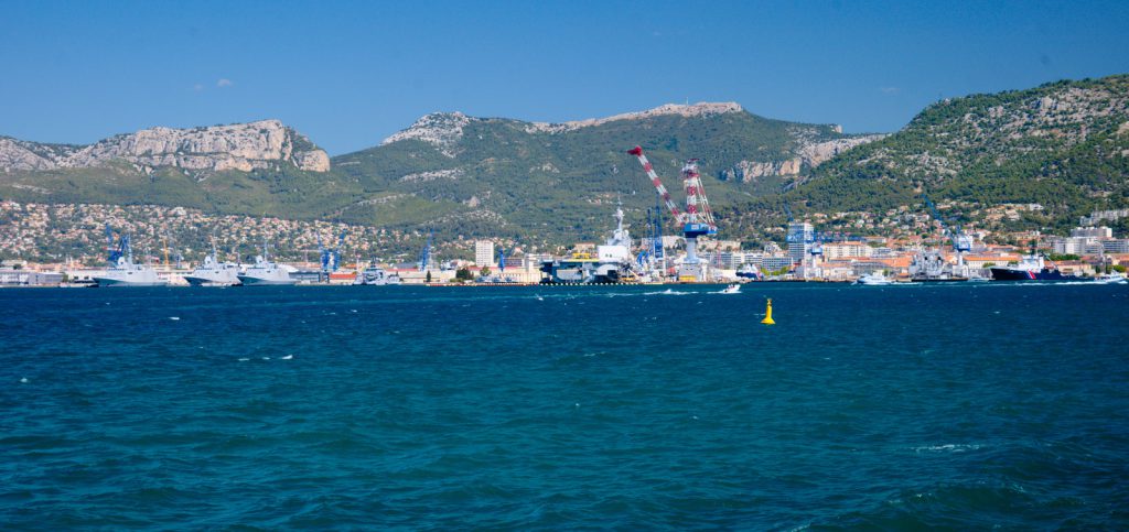 vojenská flotila v Toulonu