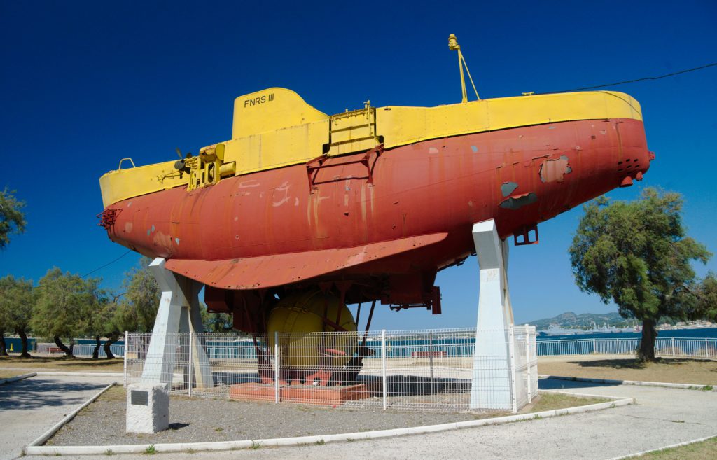 ponorky tu neukazují jen historický batiskaf