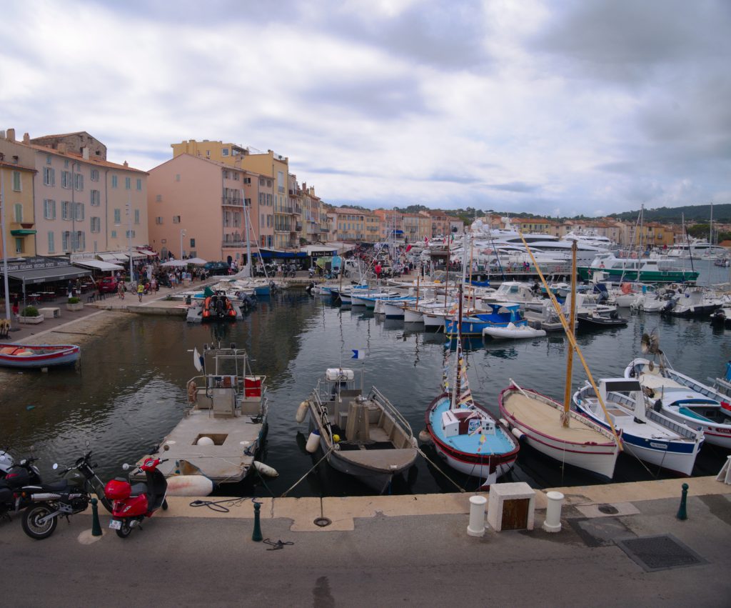 64 přístav v Saint Tropez