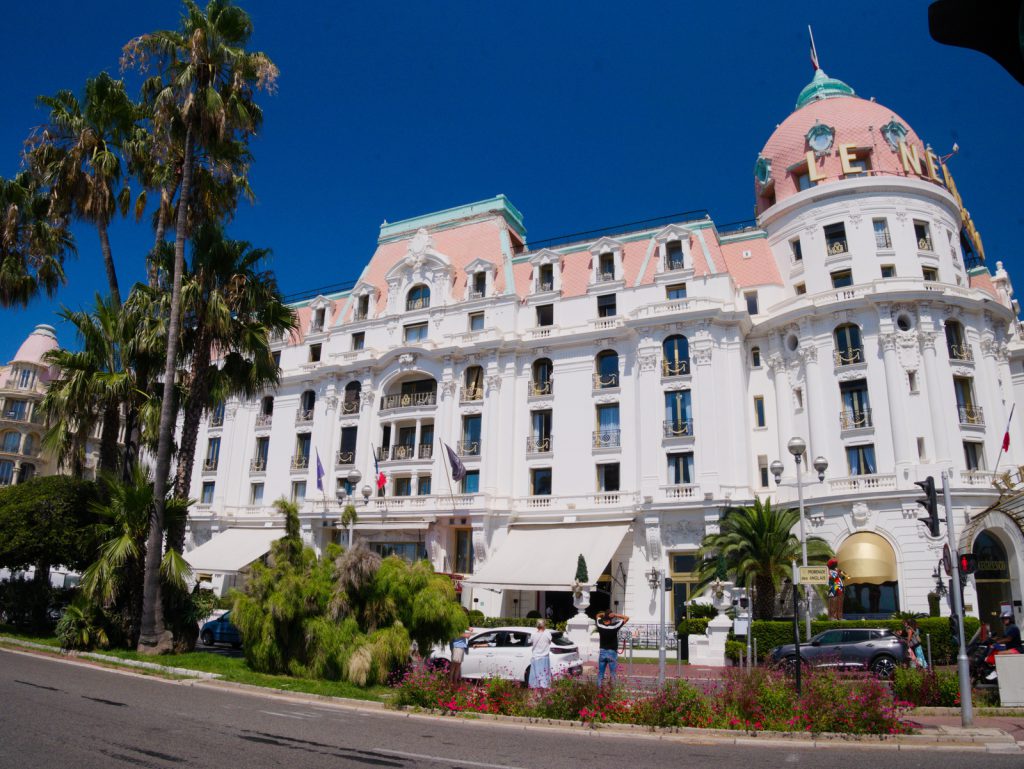 74 Nice hotely na nábřeží