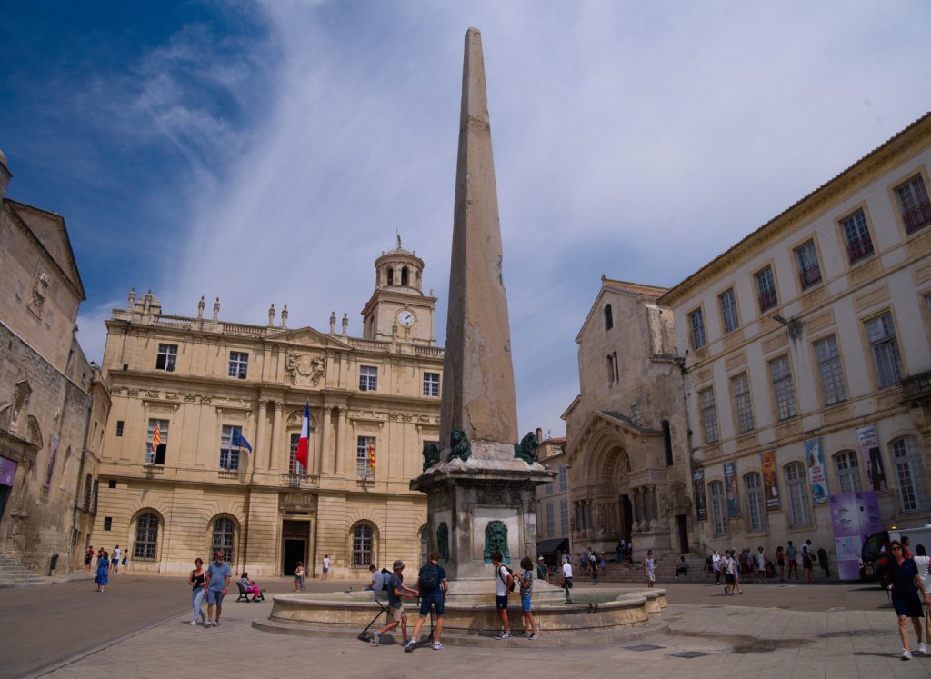 E9 radniční náměstí v Arles
