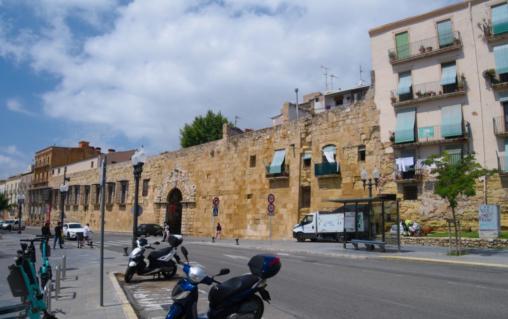Tarragona z římských hradeb rostou bytovky