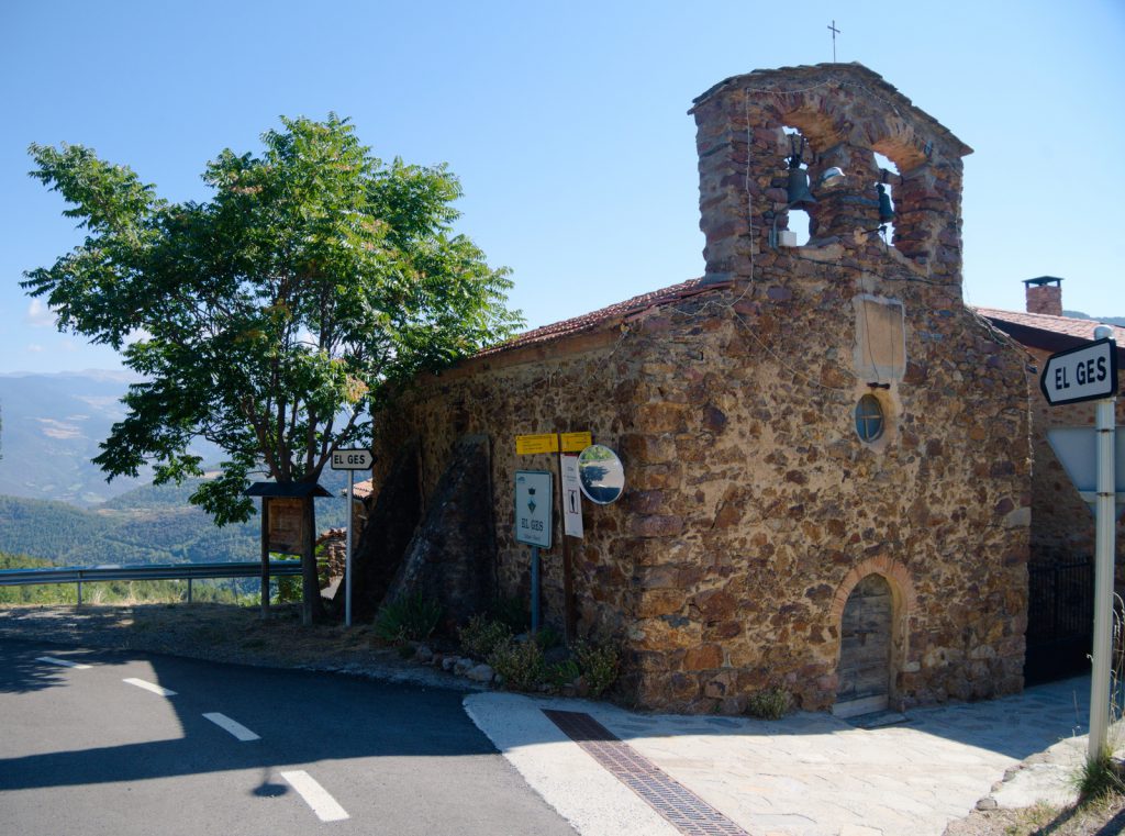 Kostel na sjezdu z NP v El Ges