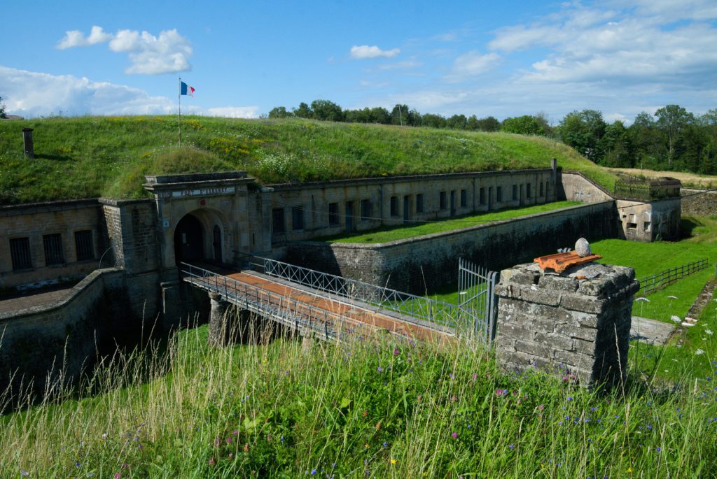 a nedaleká Fort d'Uxegney