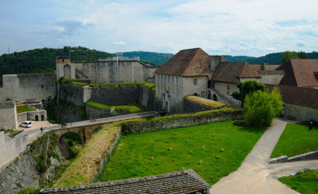 Besançon prostor mezi hradbami