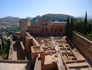 Nádvoří jádra pevnosti Alcazaba